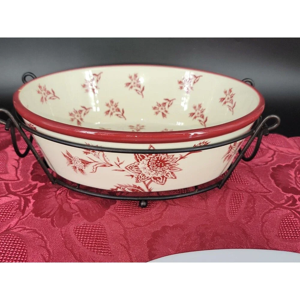 Temp-tations Baker 1.5 QT Toile Red Cream Oval Casserole Dish Lid Rack EUC Flora